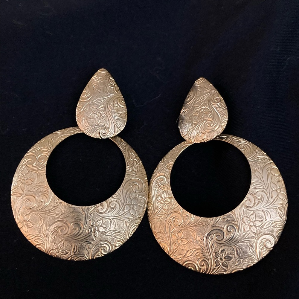 DOOR KNOCKER GOLD DROP ETCHED DESIGN EARRINGS LIGHTWEIGHT